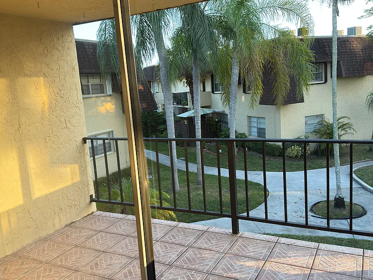 9108 SW 137th Ter #H — Photo 9