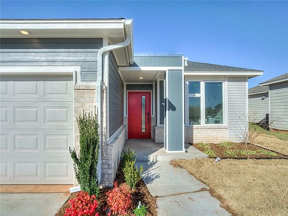 2nd image of 1809 Sara Vista Dr