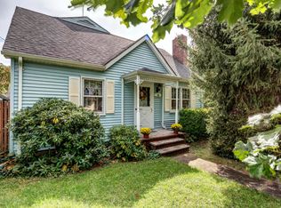 40 Shadowlake Dr, Red Bank, NJ