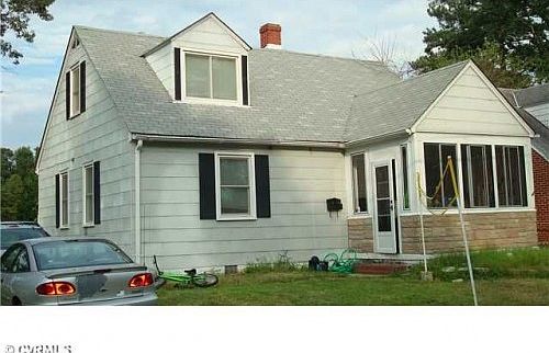 2nd image of 302 Seven Pines Ave