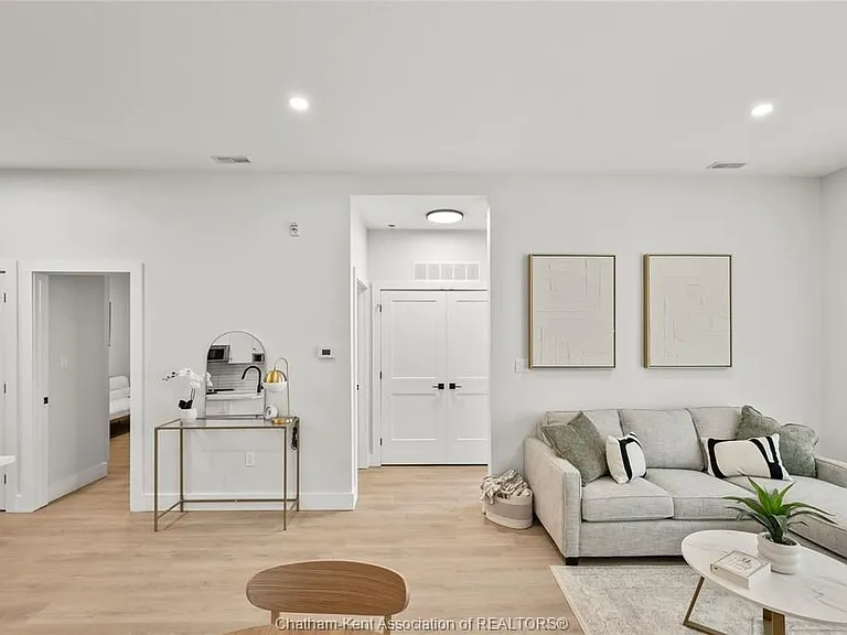 364 Grand Ave E #305 — Photo 25