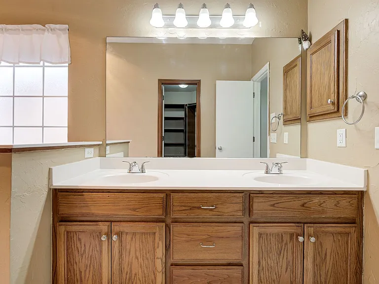 2032 Emerald Brook Ct — Photo 25