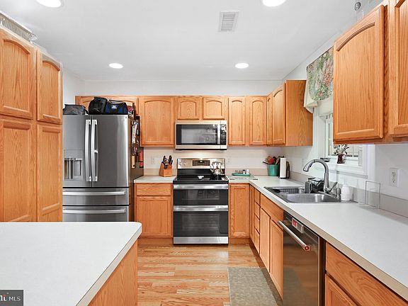 5th image of 507 N Winding Brooke Dr