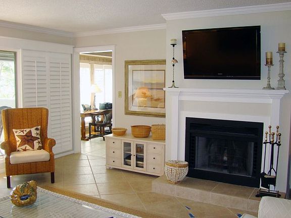 3rd image of 2220 Boxwood Ln