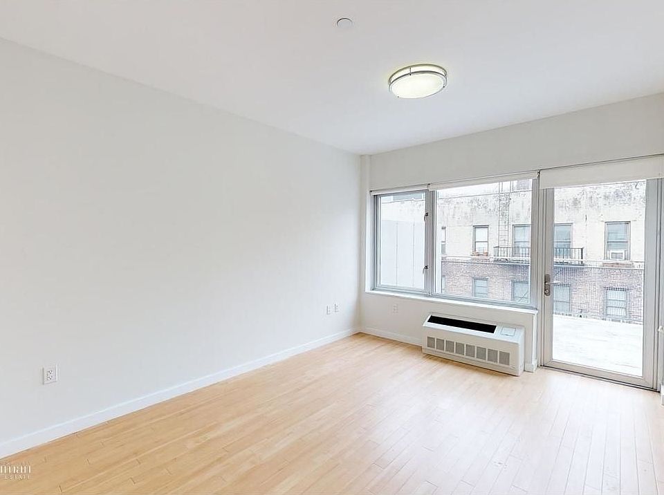 1st image of 4857 Broadway APT 6D
