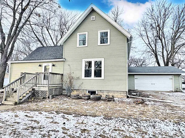 302 Hewitt St, Neenah, WI 54956