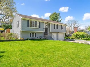 18 Waterman St, Bristol, RI 02809