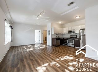 6101 N Clark St #2D, Chicago, IL 60660