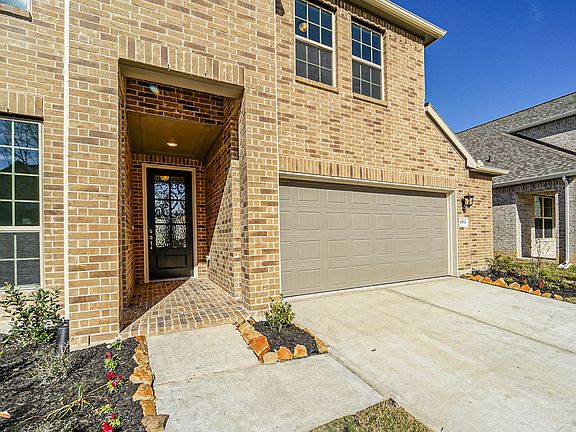 3rd image of 21814 Great Falls Ct
