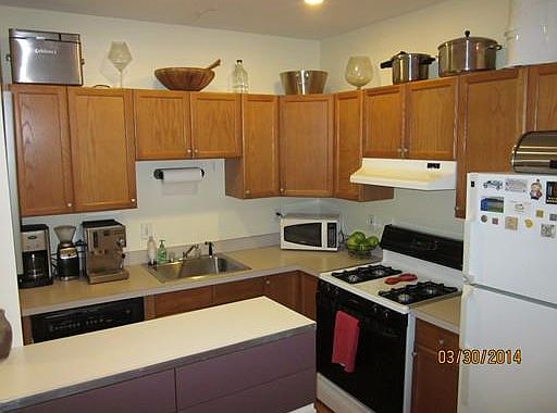 3rd image of 390-392 Norfolk St #1