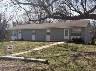 1215 N 7th St APT B, Lansing, KS 66043