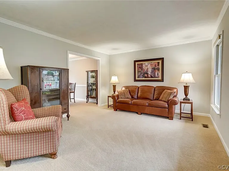2747 Linden Ln — Photo 23
