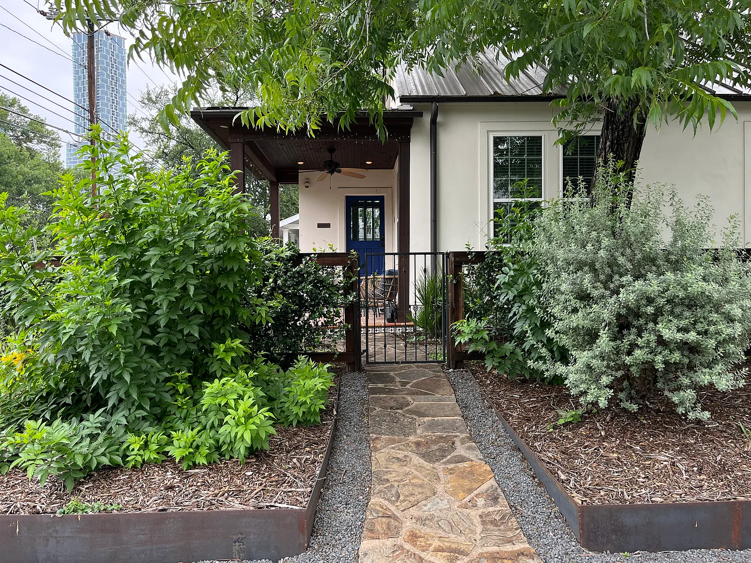 3 bed, 1500 sqft, $3,850 — Photo 2