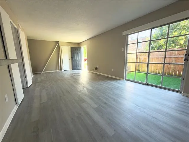 3252 Kabel Dr — Photo 11
