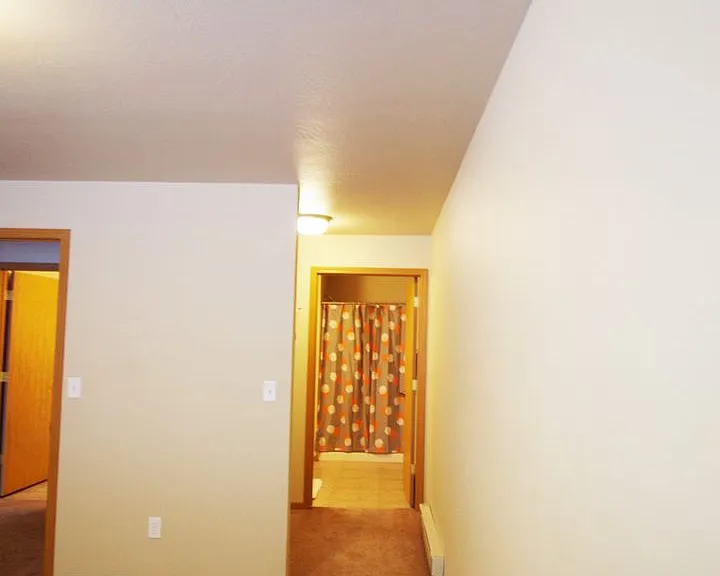 Belcastle Apartments — Photo 22