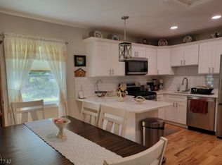 36 Coddington Rd, Whitehouse Station, NJ 08889