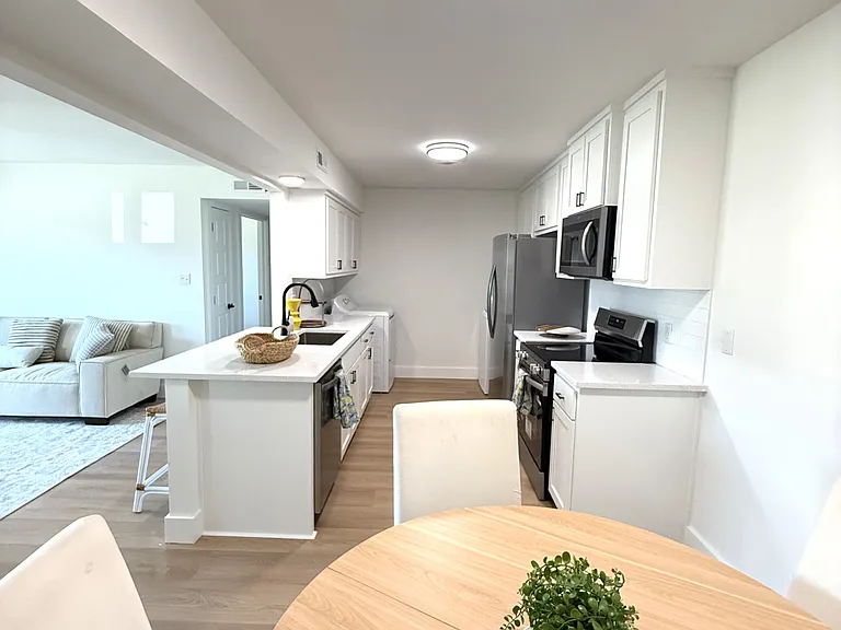 1120 W Cato Springs Rd — Photo 10
