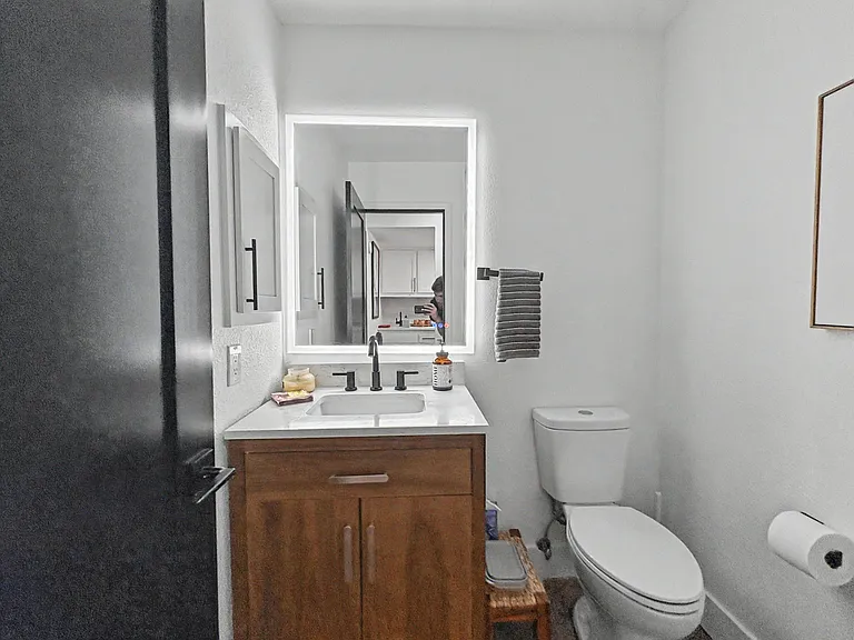 9608 Merion Cir NE — Photo 16