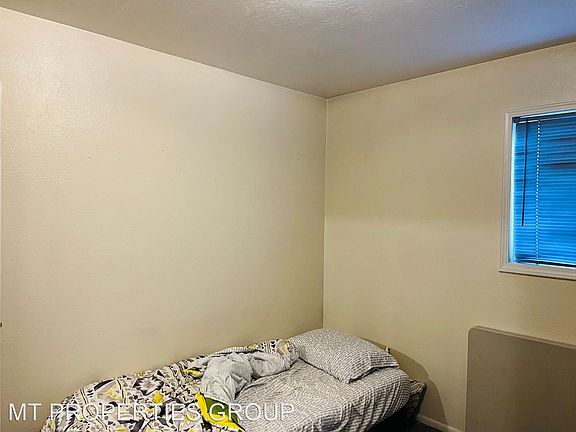 3rd image of 3303 Washburn Ave