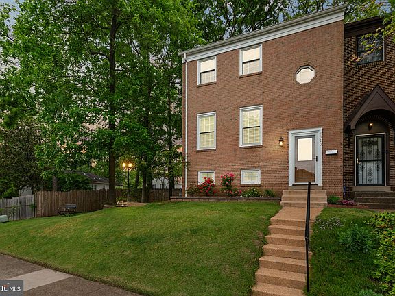 3rd image of 7610 Bland Dr
