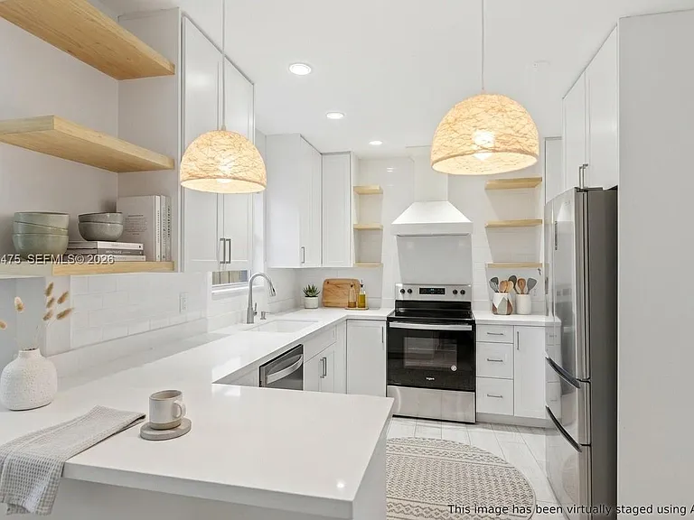 1551 Delgado Ave — Photo 5