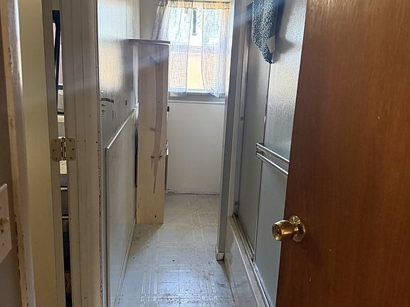 4th image of 204 Chestnut St