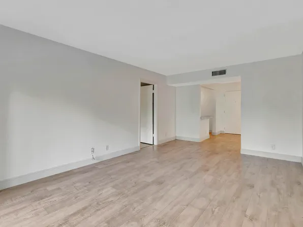 460 NW 20th Street #211, Boca Raton, FL 33431
