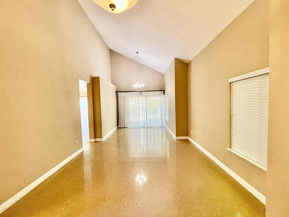 18106 Conestoga Ln