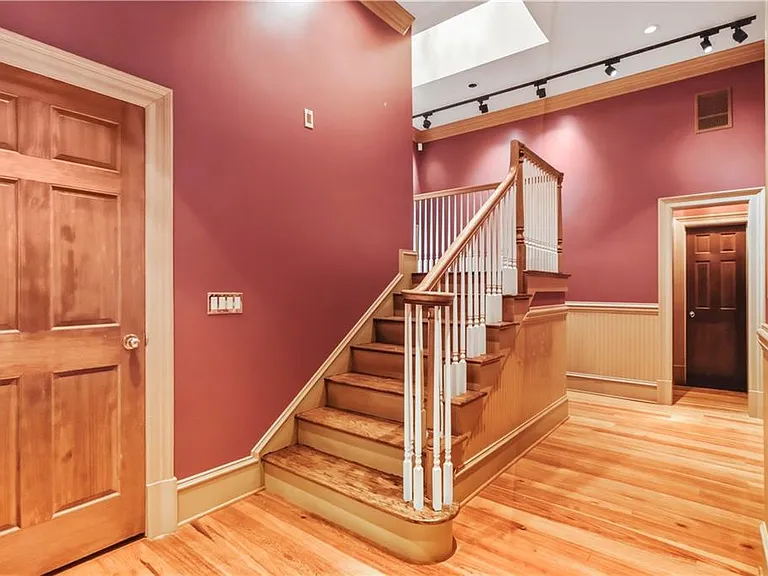 430 W Wesley Rd NW — Photo 29