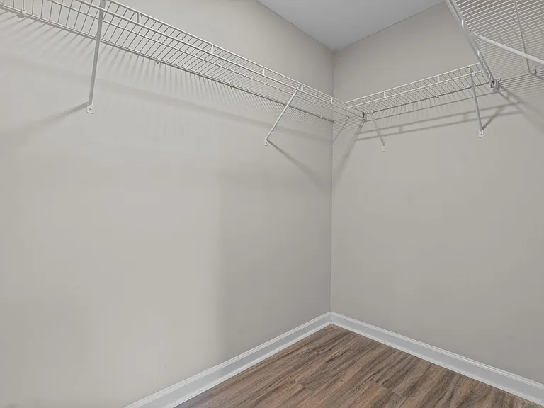 Liberty Point Apartments — Photo 51