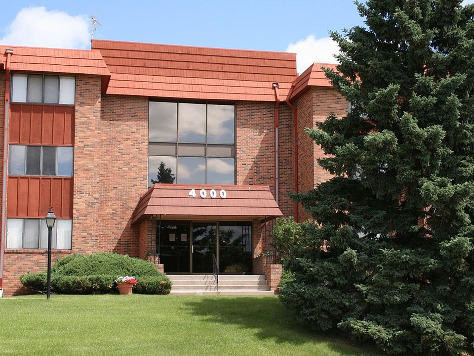 1st image of 4000 Parklawn Ave APT 220