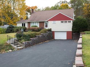 17 Winding Ln, Newburgh, NY 12550