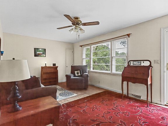 4th image of 11 Provo Dr