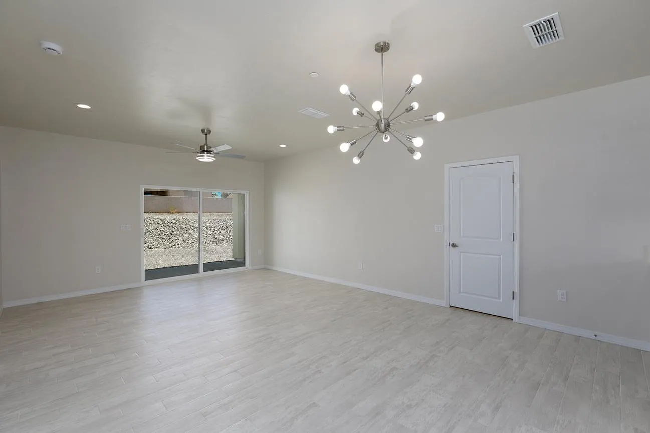 2 bed, 1056 sqft, $1,950 — Photo 3