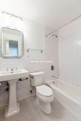 Rented by Mirador Real Estate | media 52