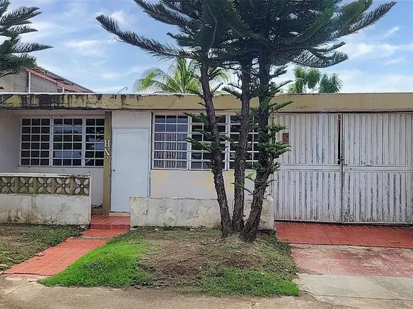 Ramon Morla Street Levittown Hn #2, Toa Baja, PR 00949