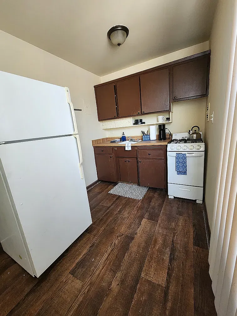 1 bed, 745 sqft, $900 — Photo 3