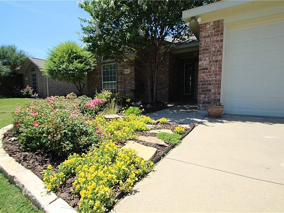 4th image of 516 Thistle Meade Cir