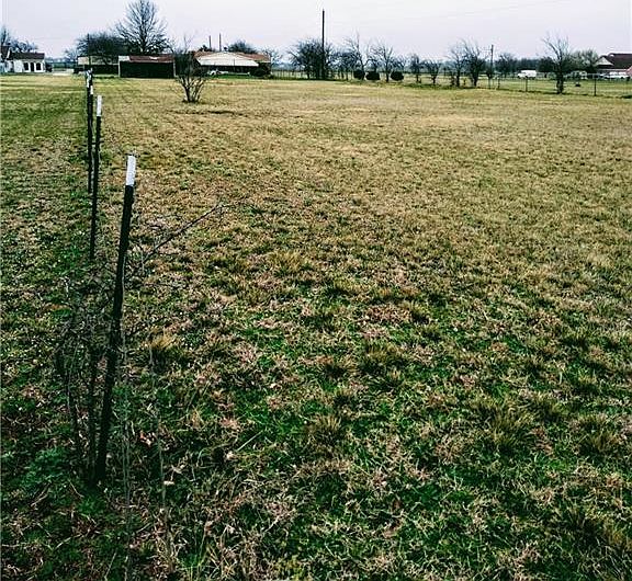 2nd image of 3207 Longhorn Trl APT B