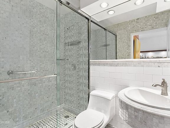 5th image of 404 E 79th St #22FG