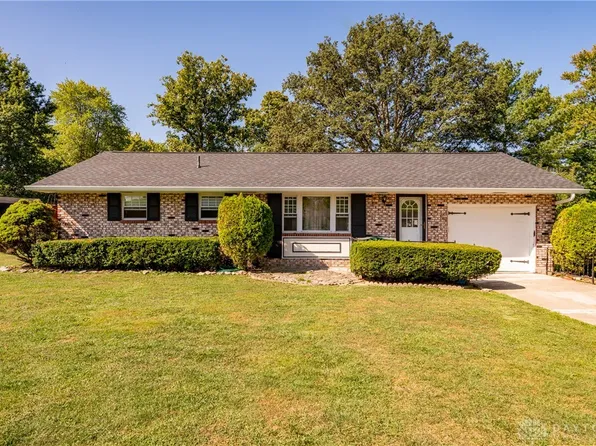 7372 Willow Dr, Blanchester, OH 45107