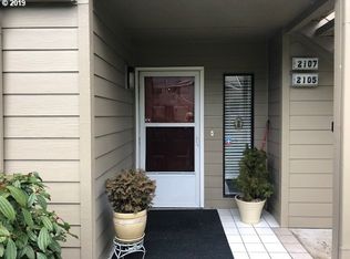 2105 Lake Isle Ct, Eugene, OR 97401