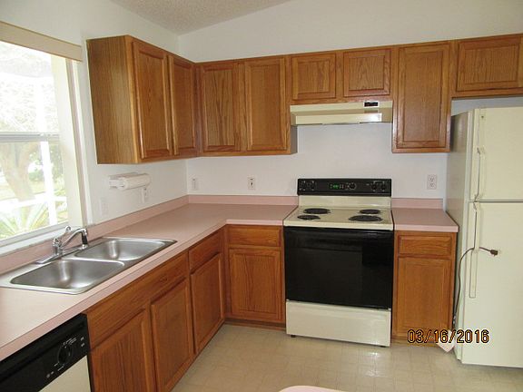 5th image of 1310 Lopez Ln