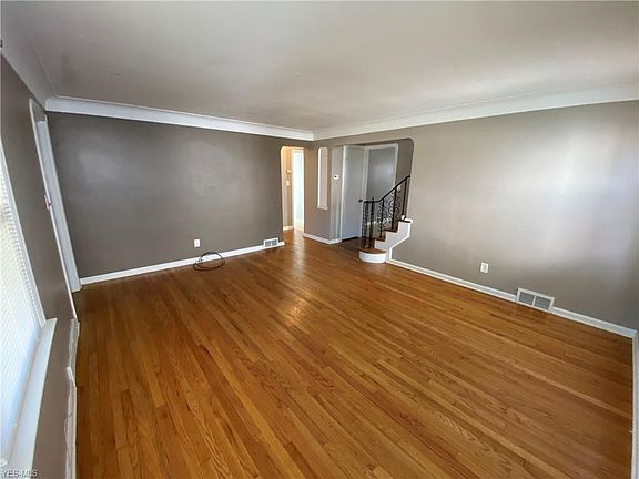 2nd image of 25330 Shoreview Ave