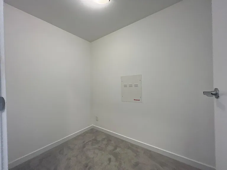 33 Smithe St #3301 — Photo 6