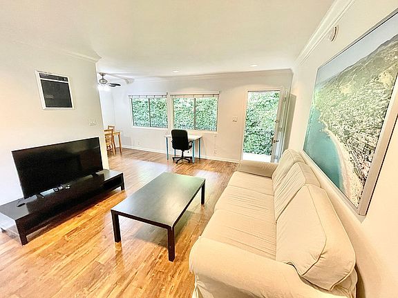 5th image of 3771 Jasmine Ave APT 10