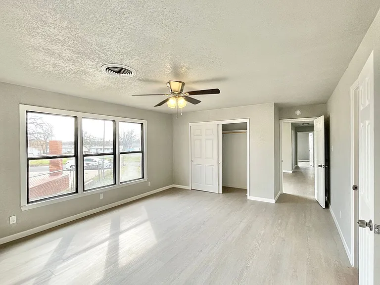 302 Washington St — Photo 34