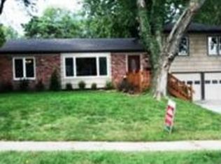 5816 W 101st Ter, Overland Park, KS 66207