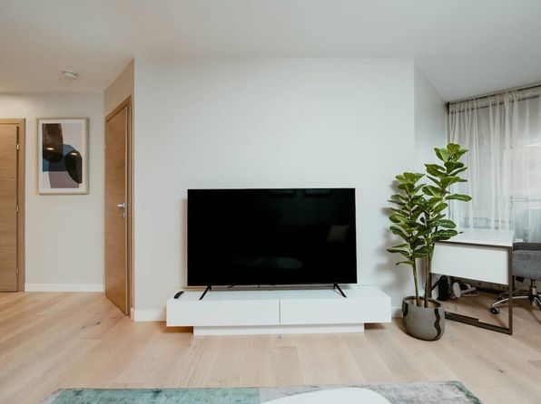 2 bedroom rental in Vancouver — photo 4