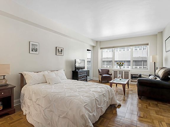 3rd image of 310 E 49th St APT 5J